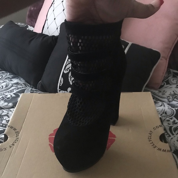 Black platform boots/booties - Picture 2 of 3